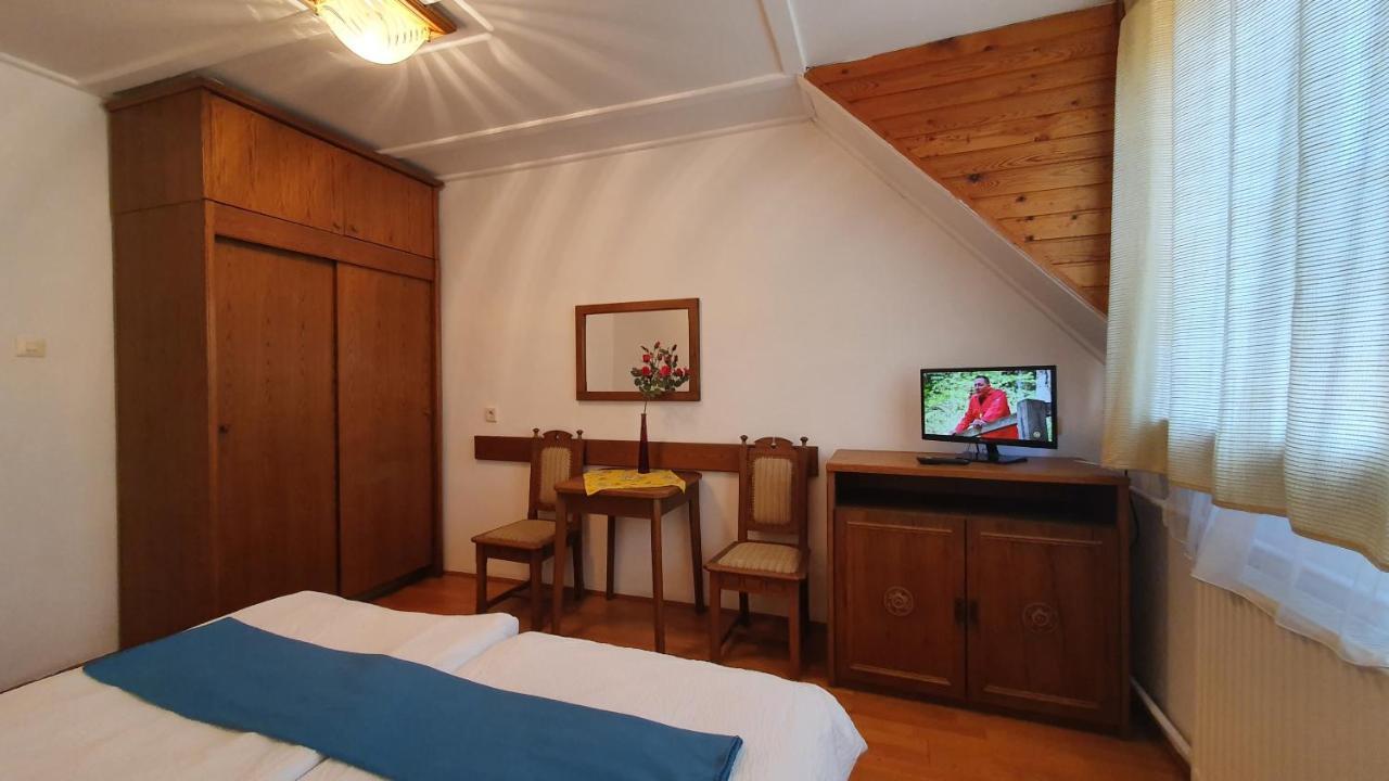 Harmonia Apartmanhaz Balatonlelle Exterior foto